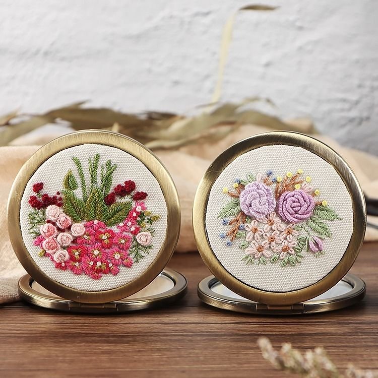 305 2-in-1 DIY Embroidery Kit & Compact Mirror - Image 13